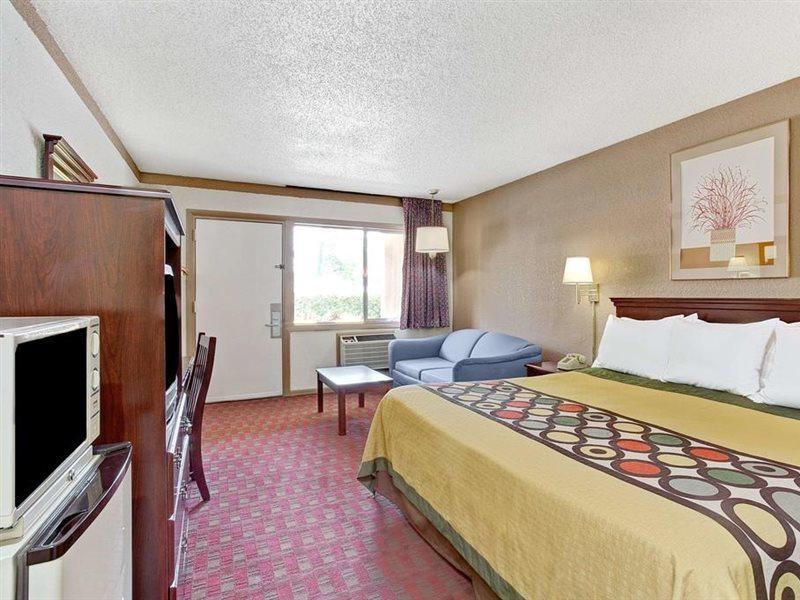 Super 8 By Wyndham Williamsburg/Historic Area Hotel Kültér fotó